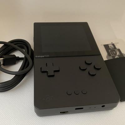 Console de jeu : analogue pocket